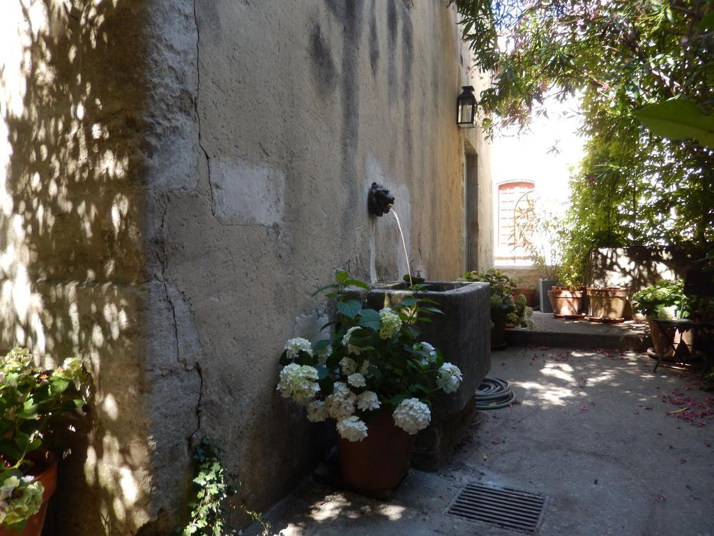 Bed and Breakfast Face Au Palais Avignon Exterior foto